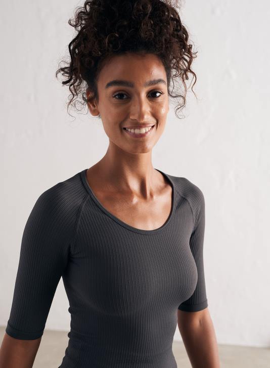 odzież JF4L387 kobiety AIM'N Ciemnoszary, prążkowany, krótki rękaw z wycięciem pod szyją