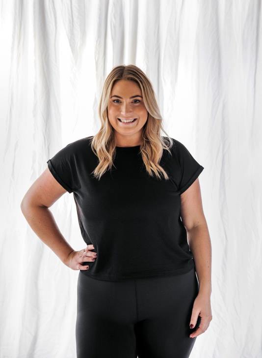 odzież JF4L444 kobiety AIM'N czarny top z wywiniętymi rękawami