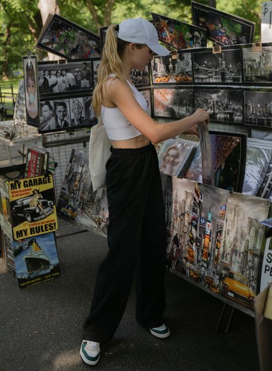 odzież JF4L671 kobiety AIM'N Czarne, proste spodnie dresowe z logo